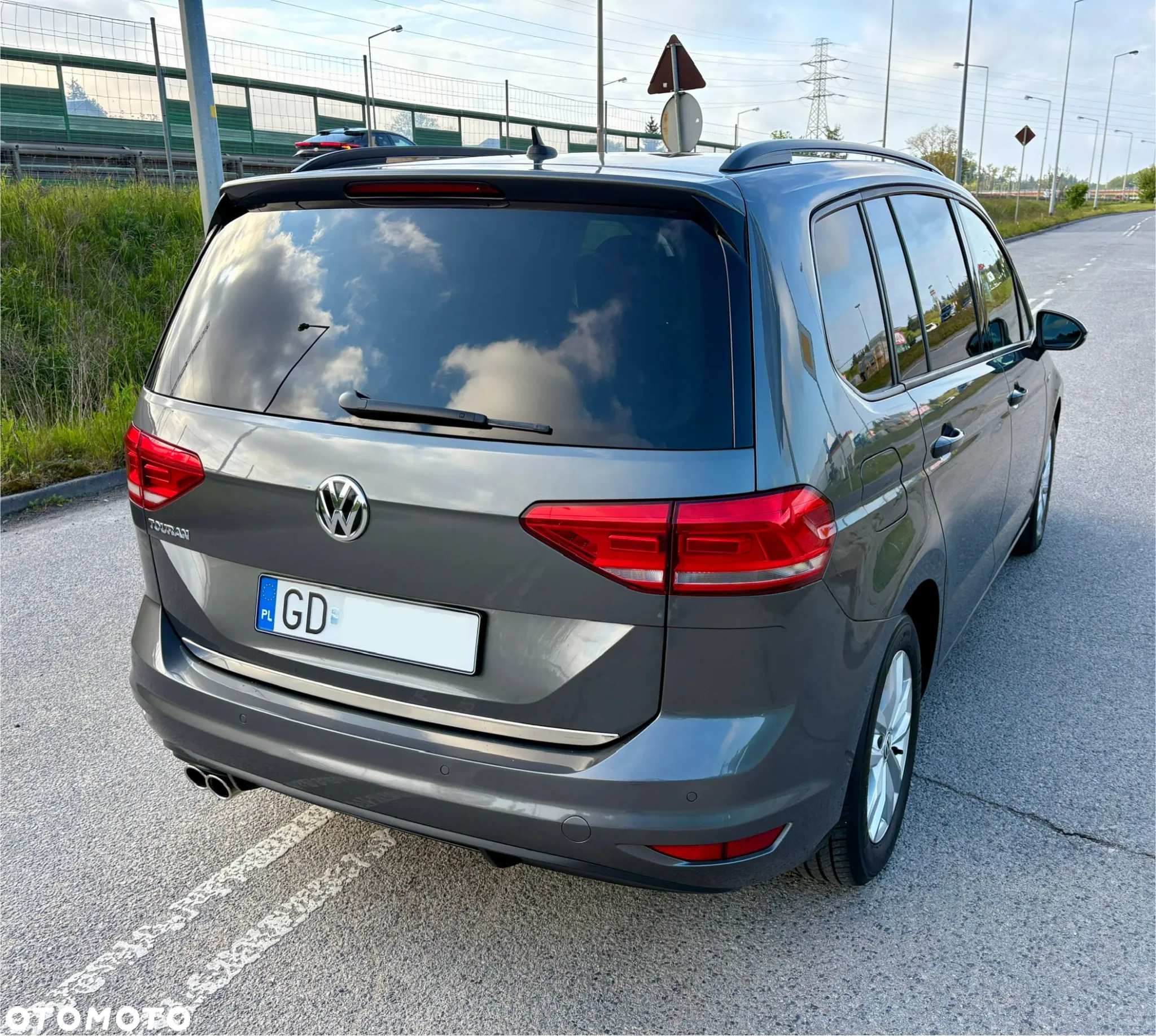 Volkswagen Touran 1.4 TSI BMT Comfortline - 3