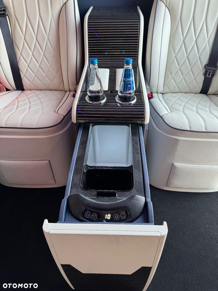 Mercedes-Benz Sprinter - 15