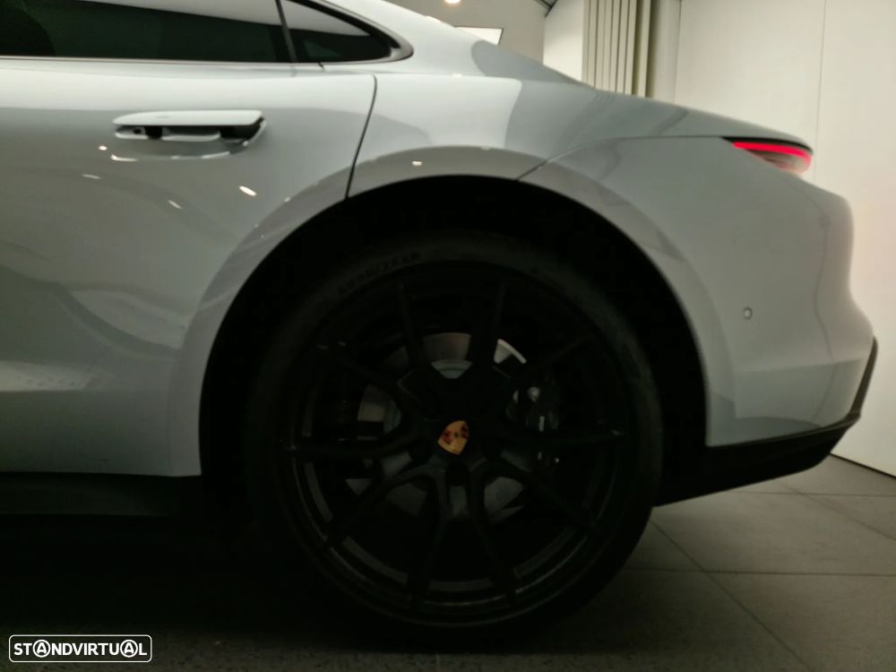 Porsche Taycan Standard - 15