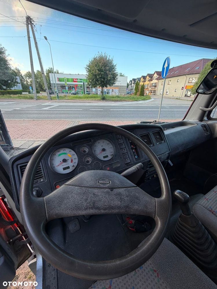 Nissan Atleon - 26