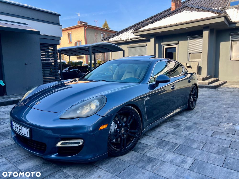 Porsche Panamera Turbo - 1