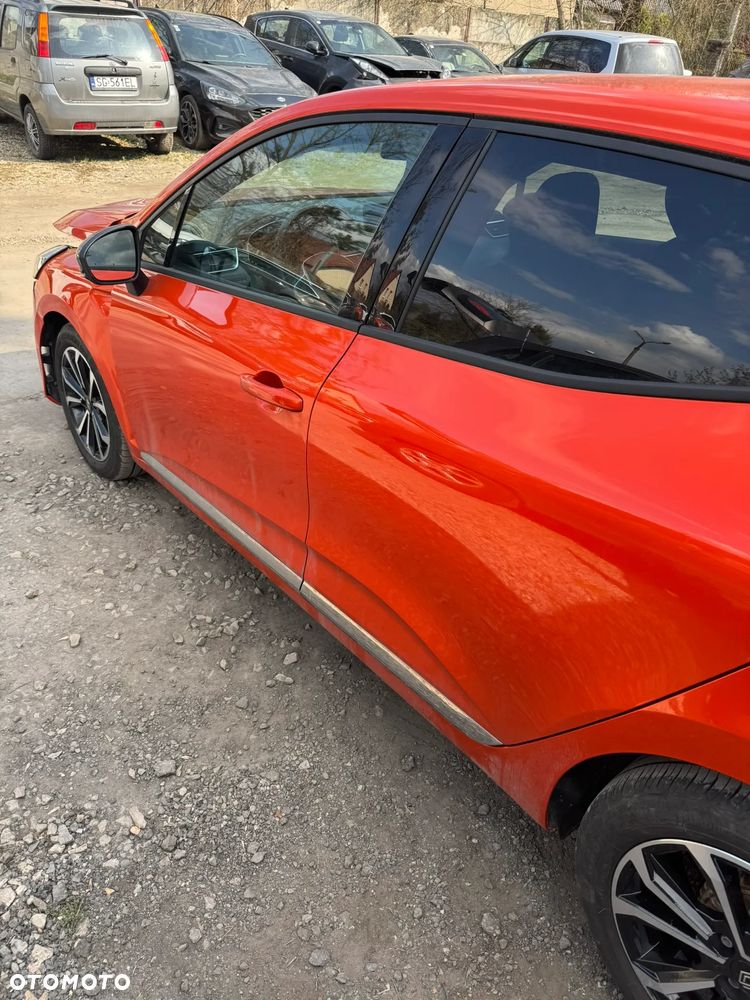 Renault Clio 1.0 TCe Techno - 10