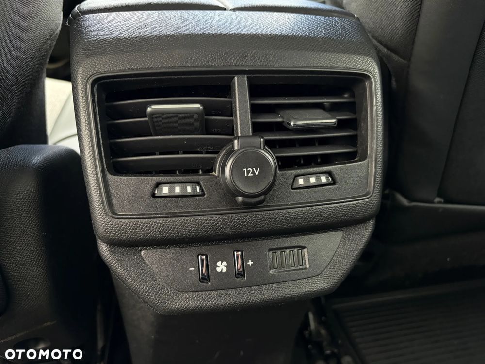 Peugeot 5008 1.2 PureTech Allure S&S EAT8 - 31