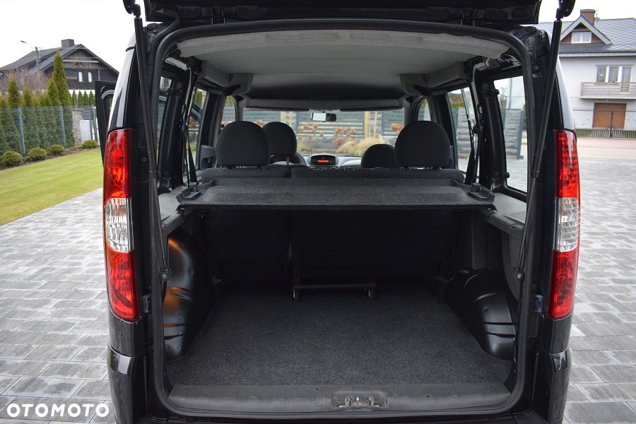 Fiat Doblo 1.9 JTD Family Premius - 10