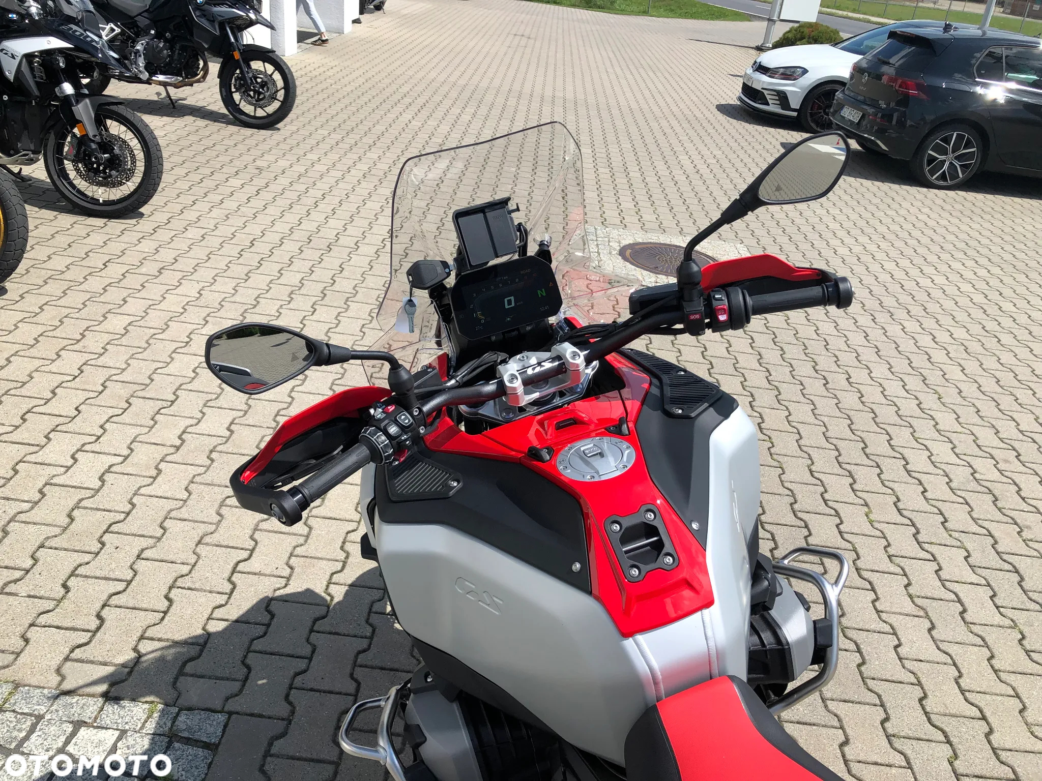 BMW R - 8