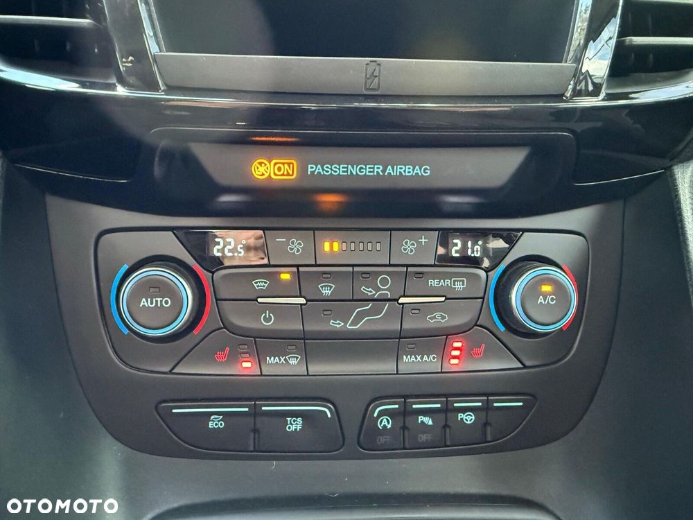 Ford Tourneo Connect Grand - 26