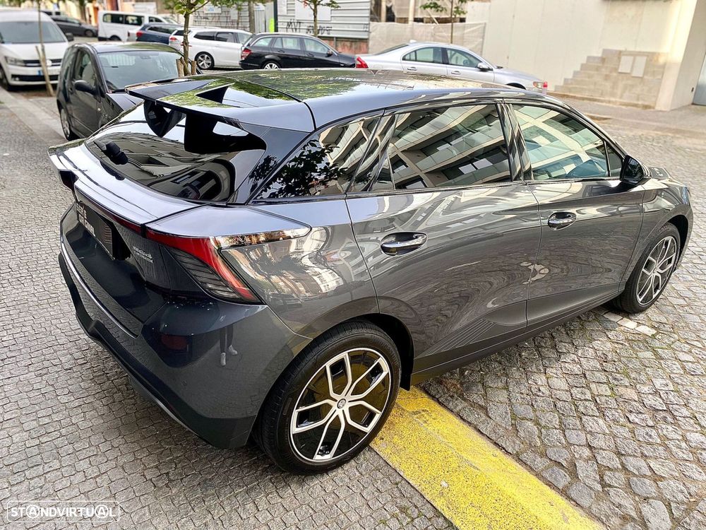 MG MG4 64 kWh Luxury - 5