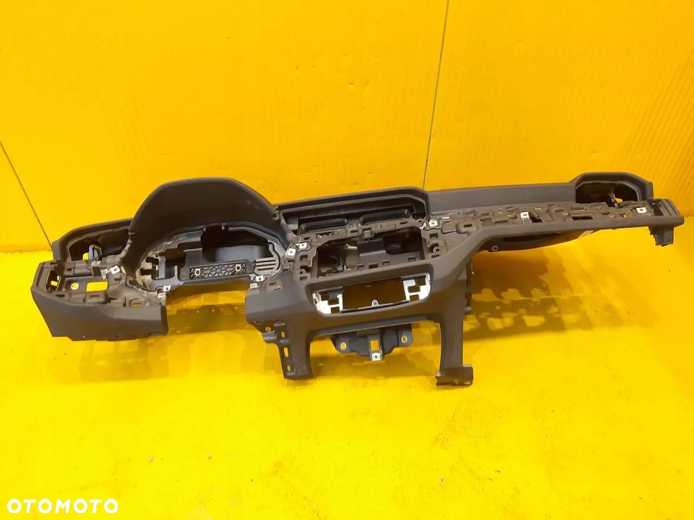 Audi Q3 83B DESKA KONSOLA 83B858041 - 2