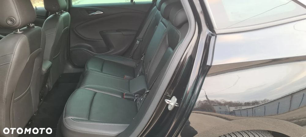 Opel Astra 1.4 Turbo Innovation - 17