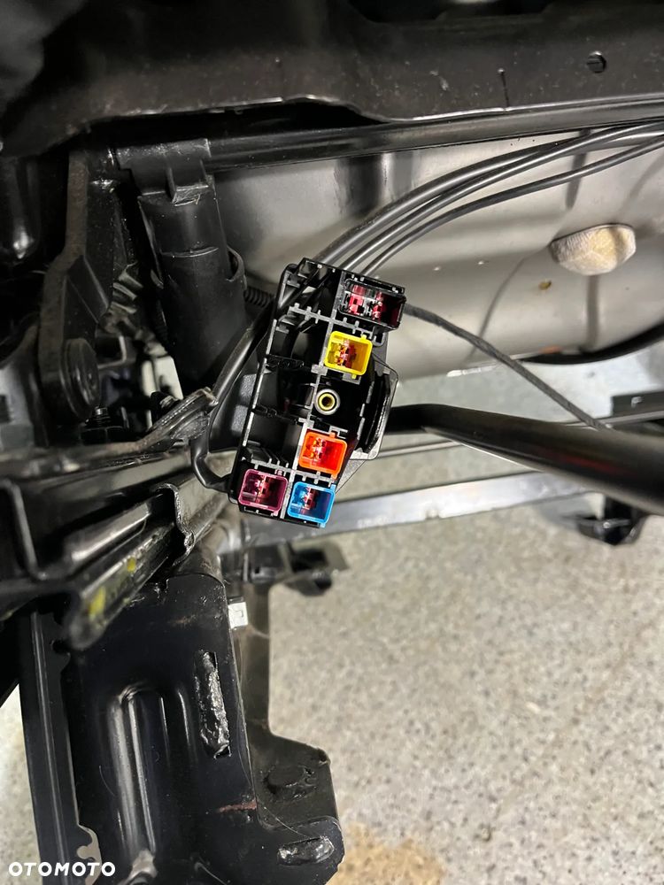 DISCOVERY 4 L319 KOMPLET FOTELI 7 osobowy - 19