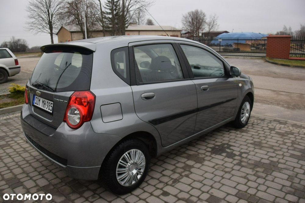 Chevrolet Aveo - 12