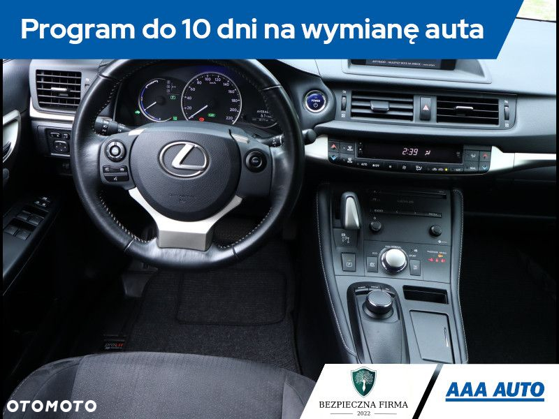 Lexus CT - 8