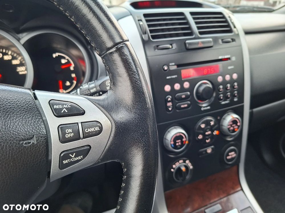 Suzuki Grand Vitara 2.0 De luxe - 8