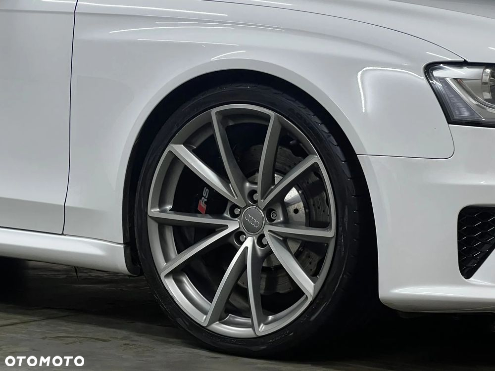 Audi RS4 Standard - 7
