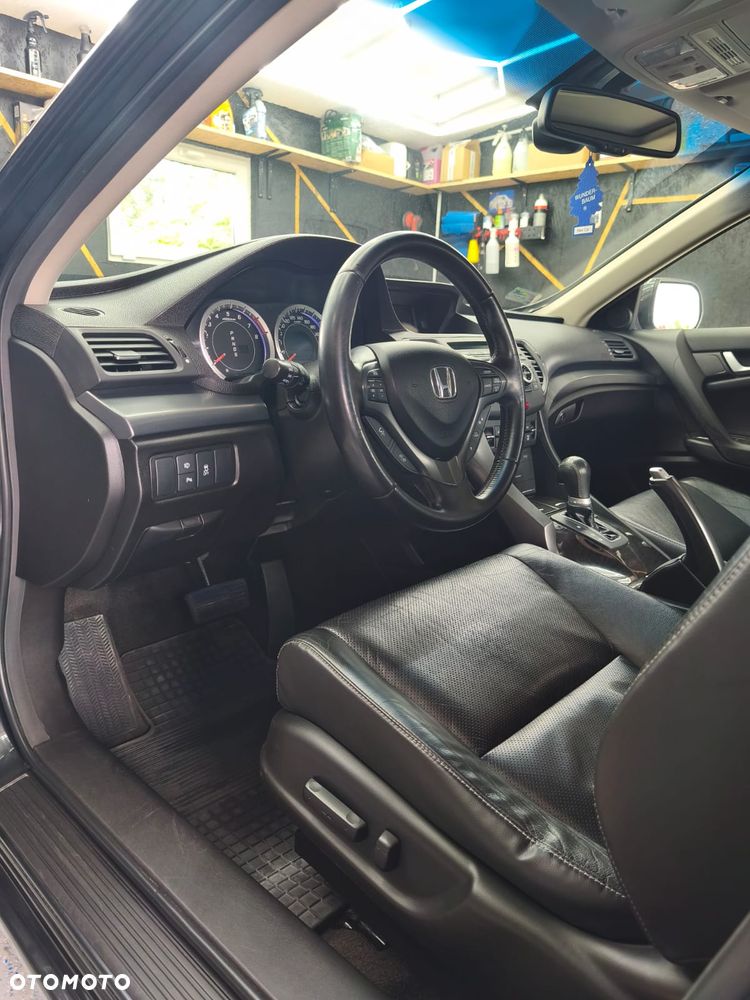 Honda Accord 2.0 Executive Navi - 14