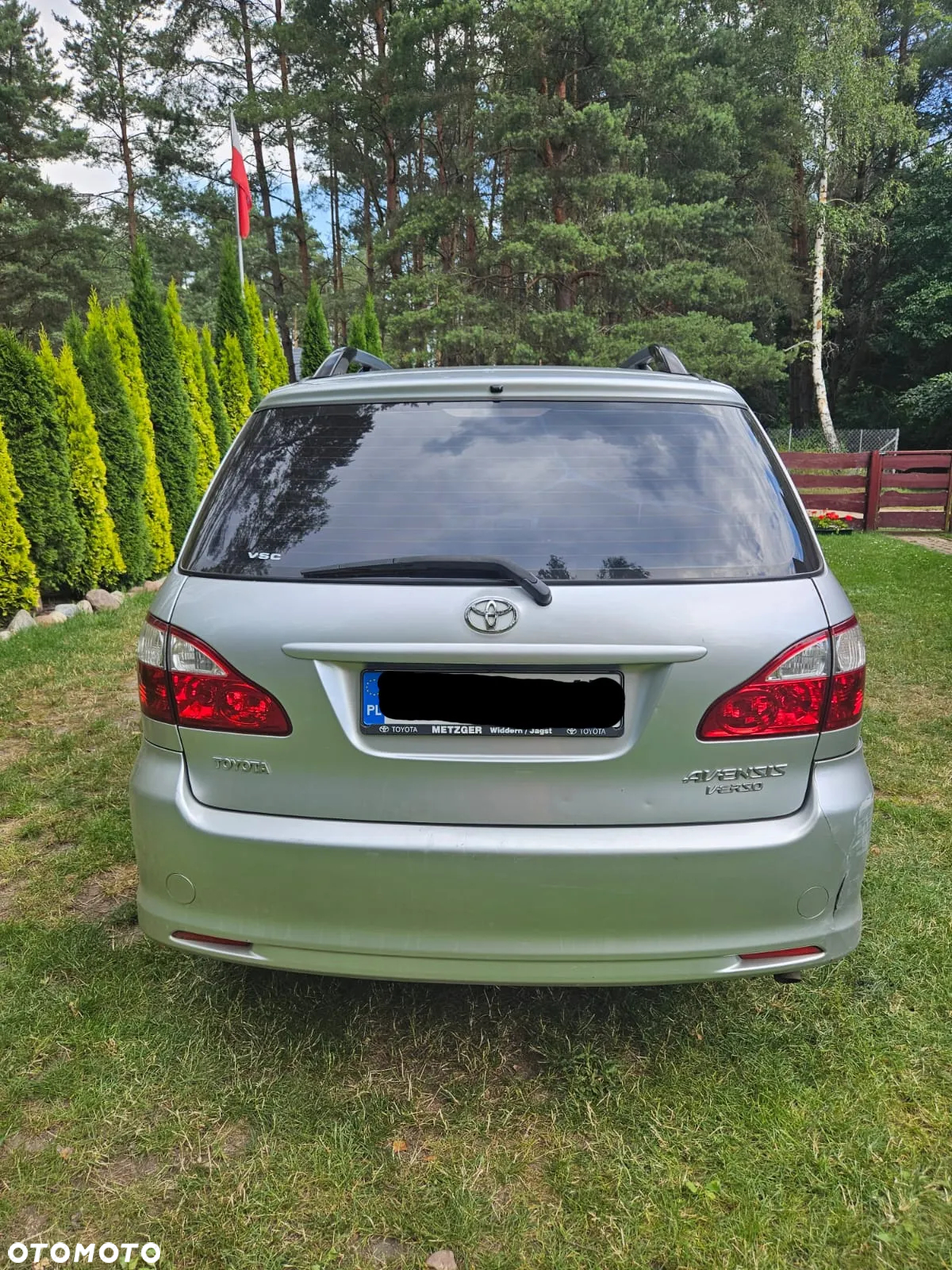 Toyota Avensis Verso 2.0 - 8