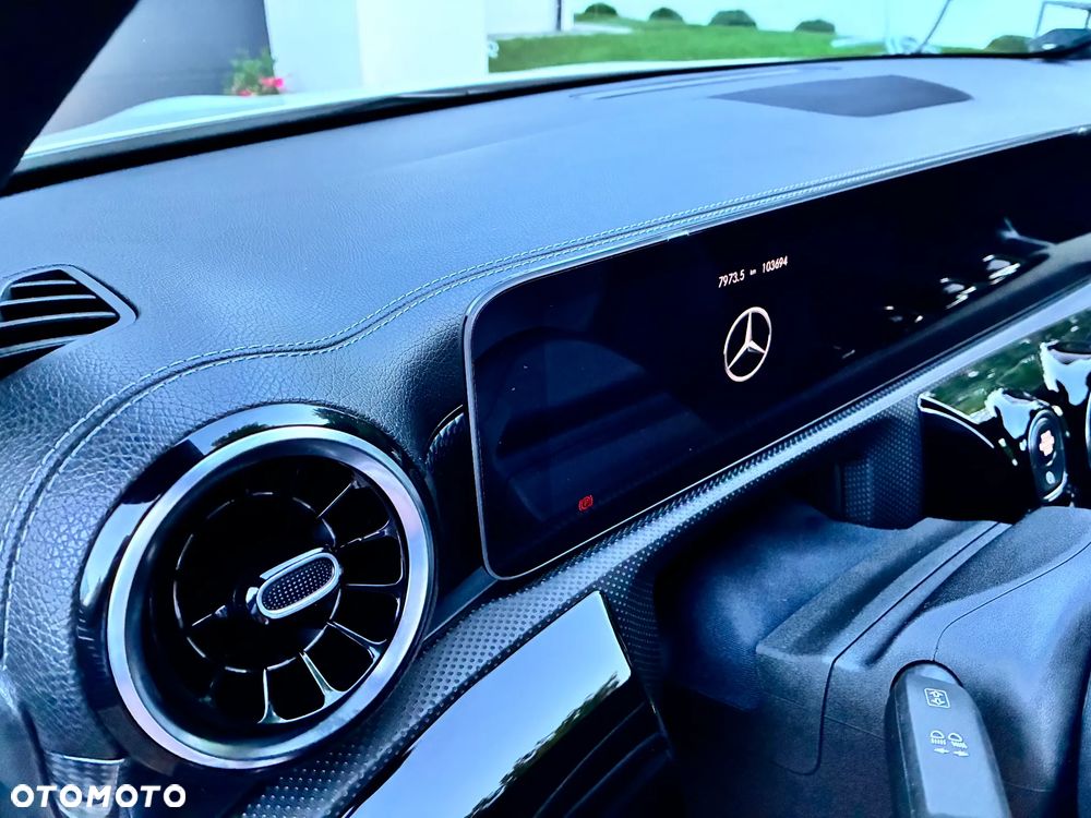 Mercedes-Benz CLA 180 - 8