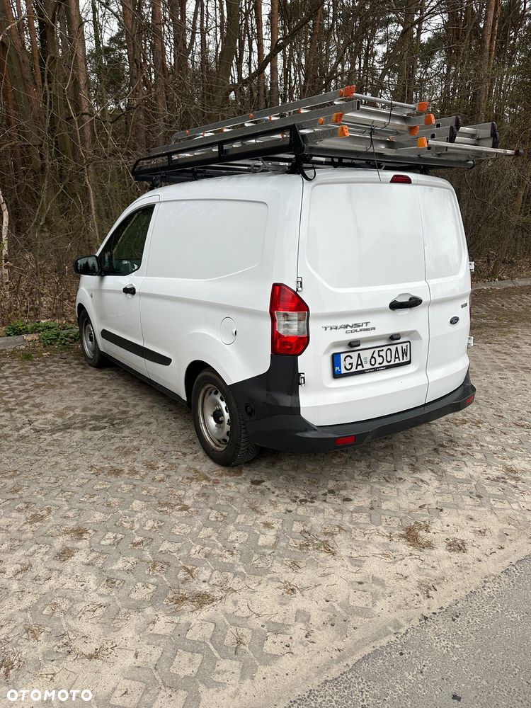 Ford Transit Courier - 9
