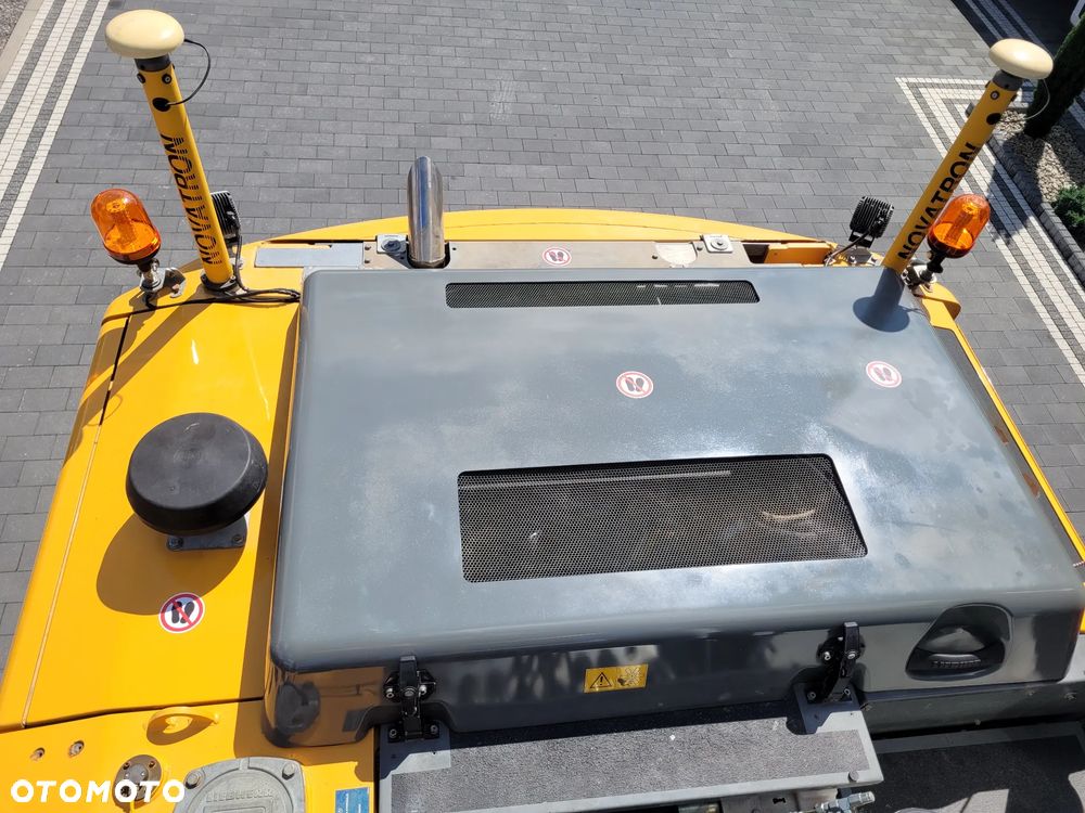 Liebherr A918 / ROTOTILT ze szczypcami / system niwelacji GPS 3D / - 15