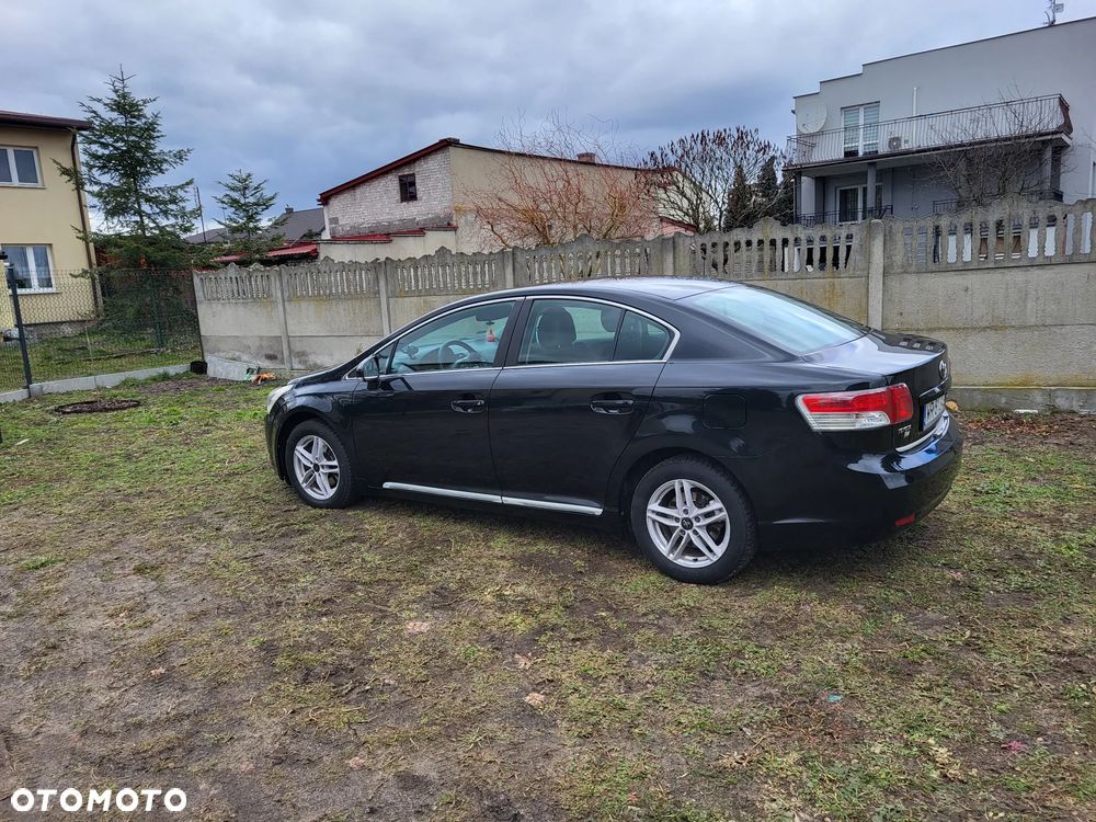 Toyota Avensis 2.0 D-4D 2010 - 8