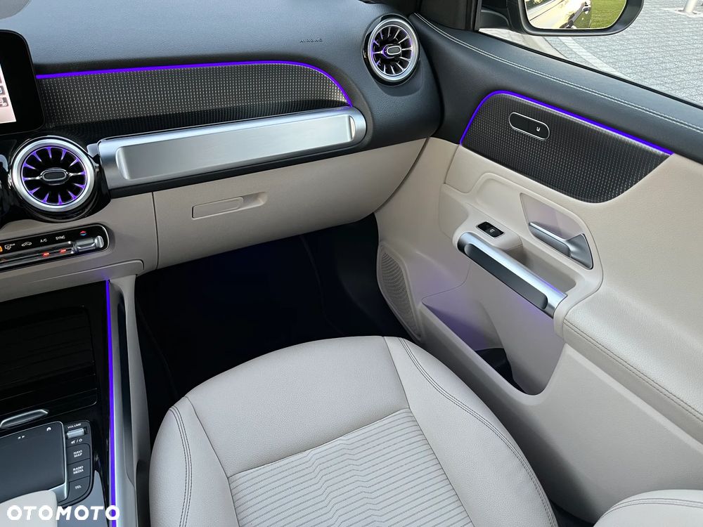 Mercedes-Benz GLB 200 Progressive 7G-DCT - 27