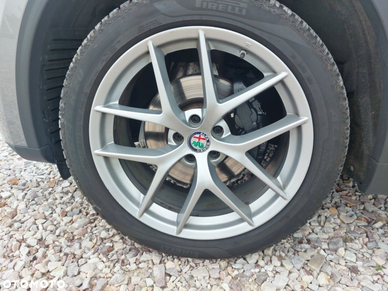 Alfa Romeo Stelvio - 11