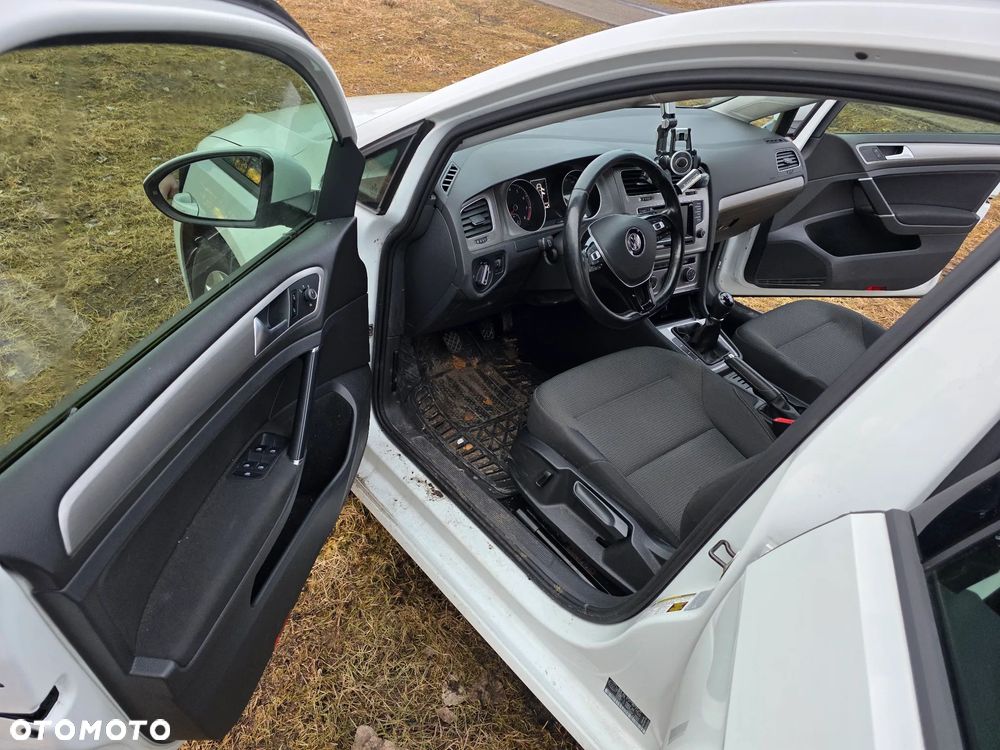 Volkswagen Golf - 16