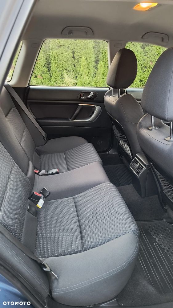 Subaru Legacy 3.0R - 33