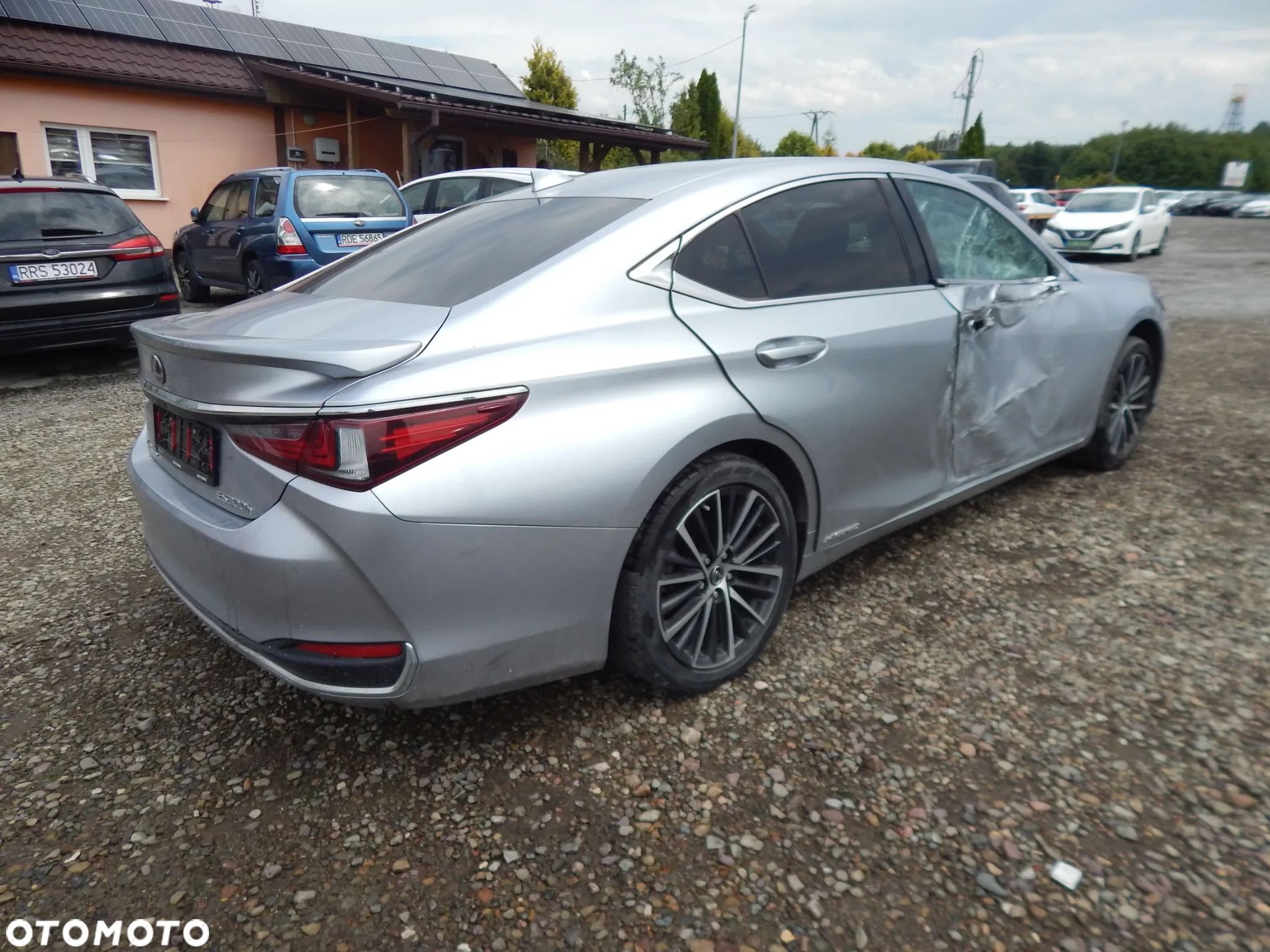 Lexus ES 300h Business Edition + - 3