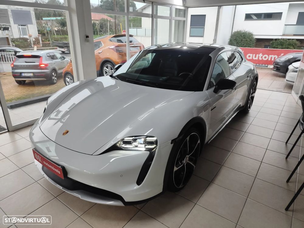 Porsche Taycan Cross Turismo 4 - 6