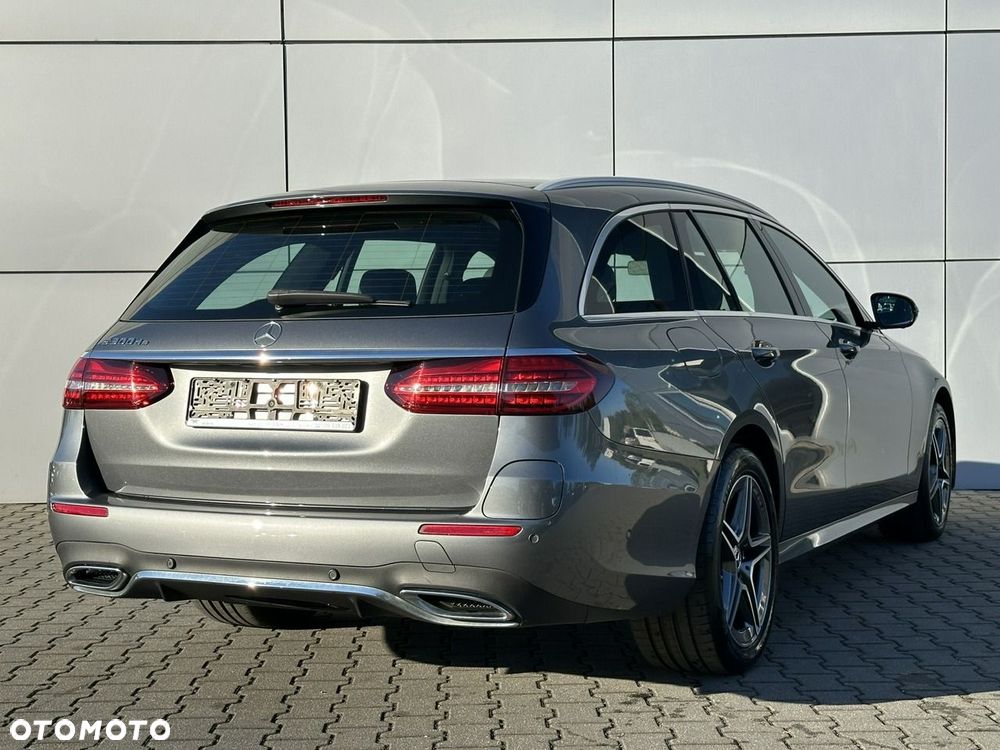 Mercedes-Benz Klasa E 300 de AMG - 8