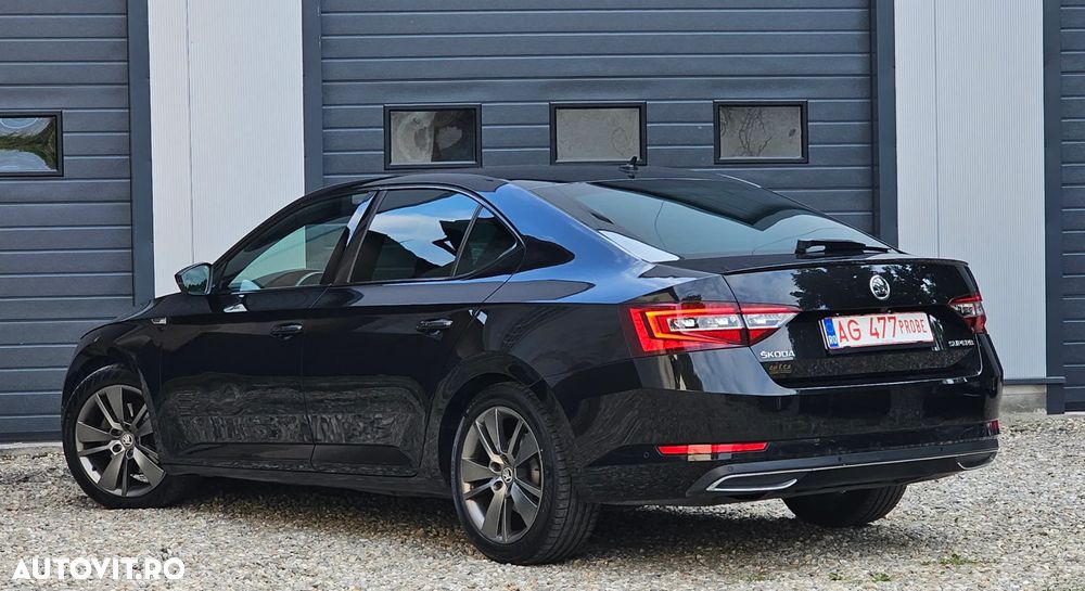 Skoda Superb 2.0 TDI DSG Sportline - 24