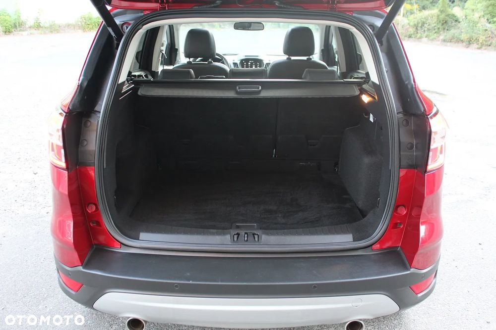 Ford Kuga 2.0 TDCi 2x4 Titanium - 35