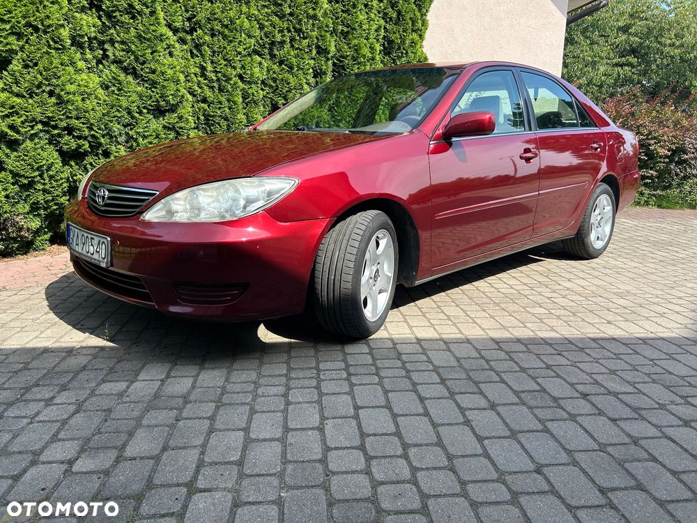 Toyota Camry - 1