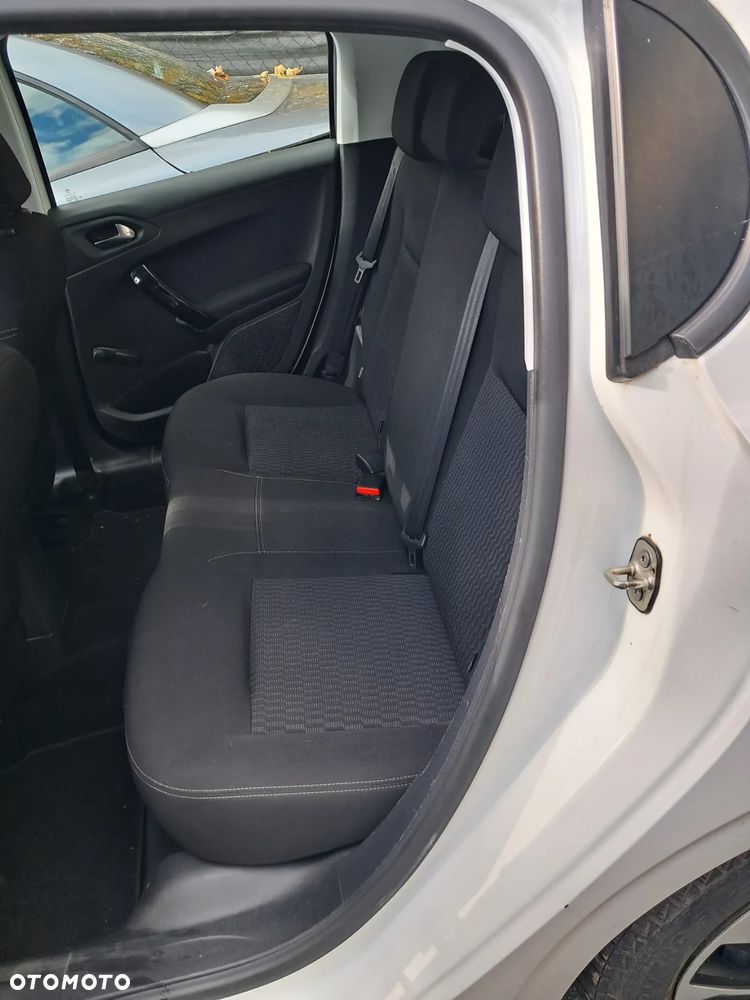 Peugeot 208 1.2 PureTech Active - 15
