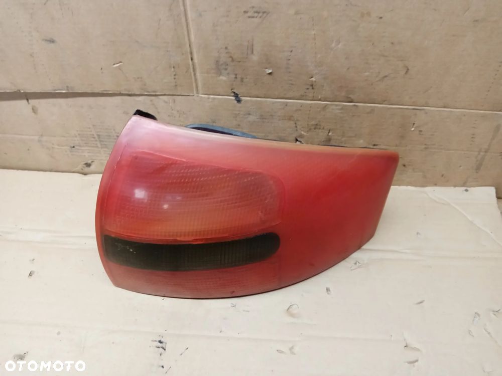 Lampa prawy tył tylna prawa Audi A6 C5  Sedan 4B5945096 - 2