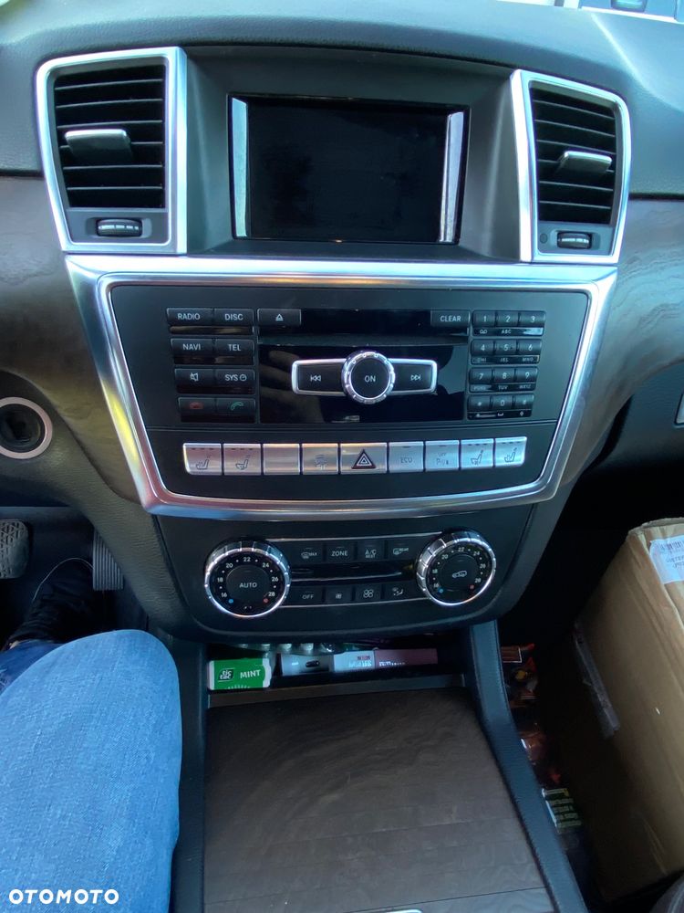 Mercedes-Benz ML - 11
