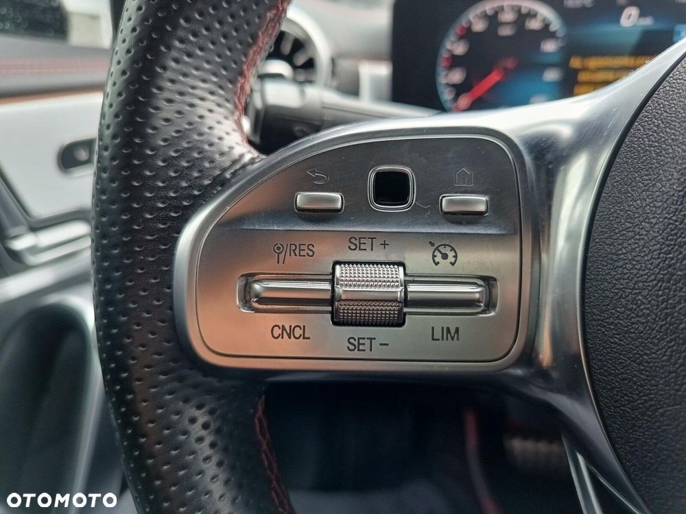 Mercedes-Benz CLA 220 4-Matic 7G-DCT - 19