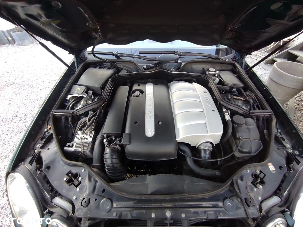 Mercedes-Benz Klasa E - 23