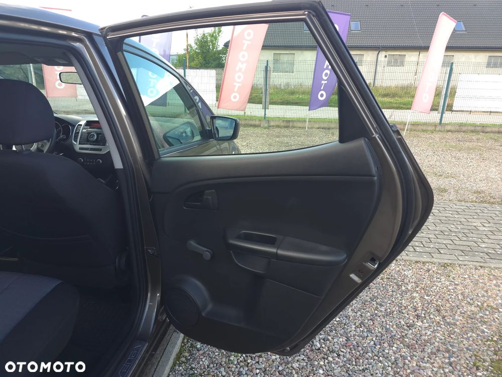 Kia Venga 1.4 L - 11