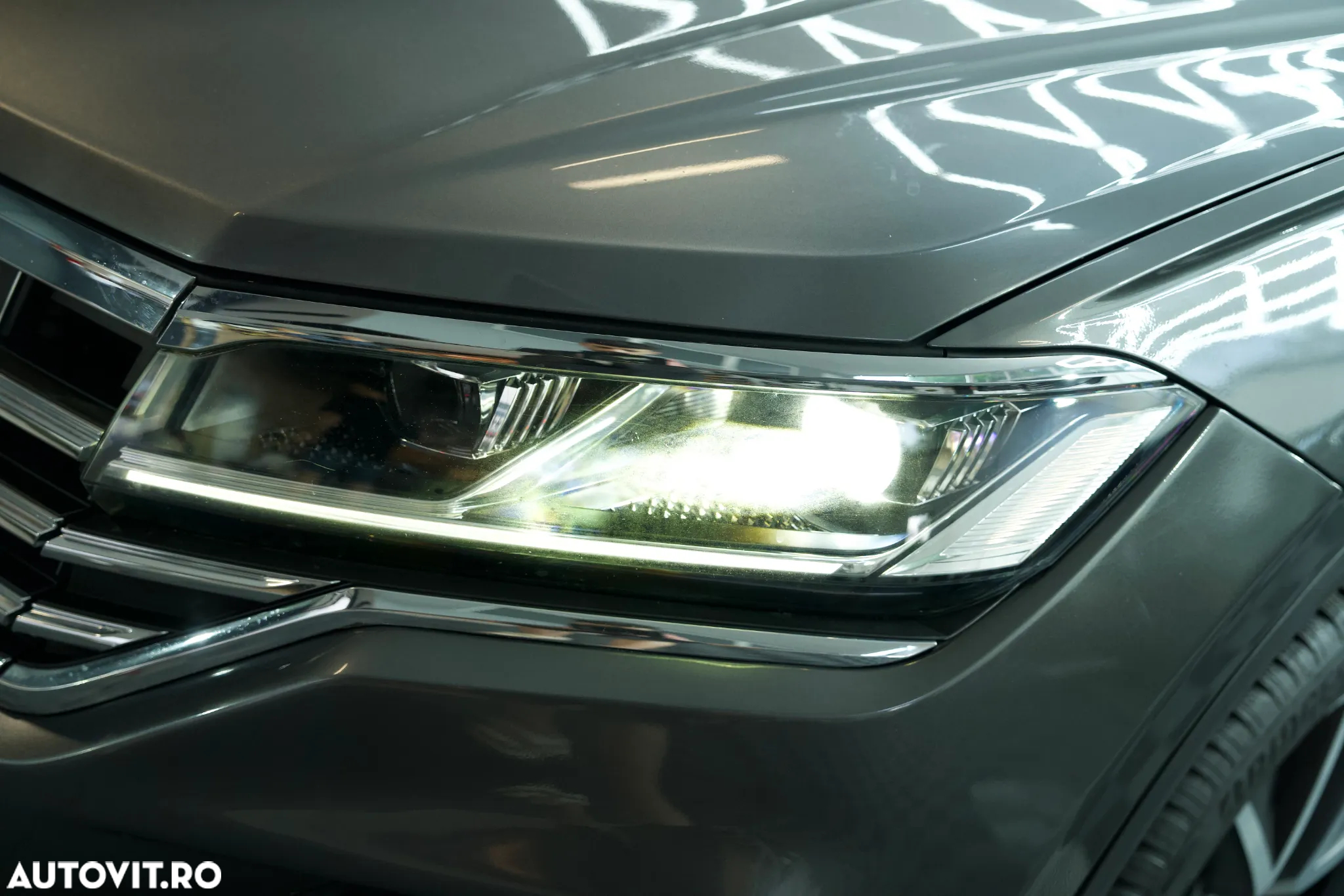 Volkswagen Touareg - 27