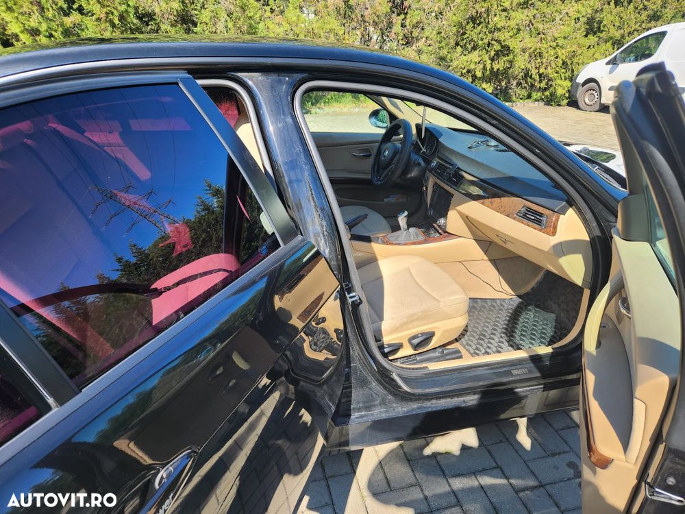 BMW Seria 3 318d - 12