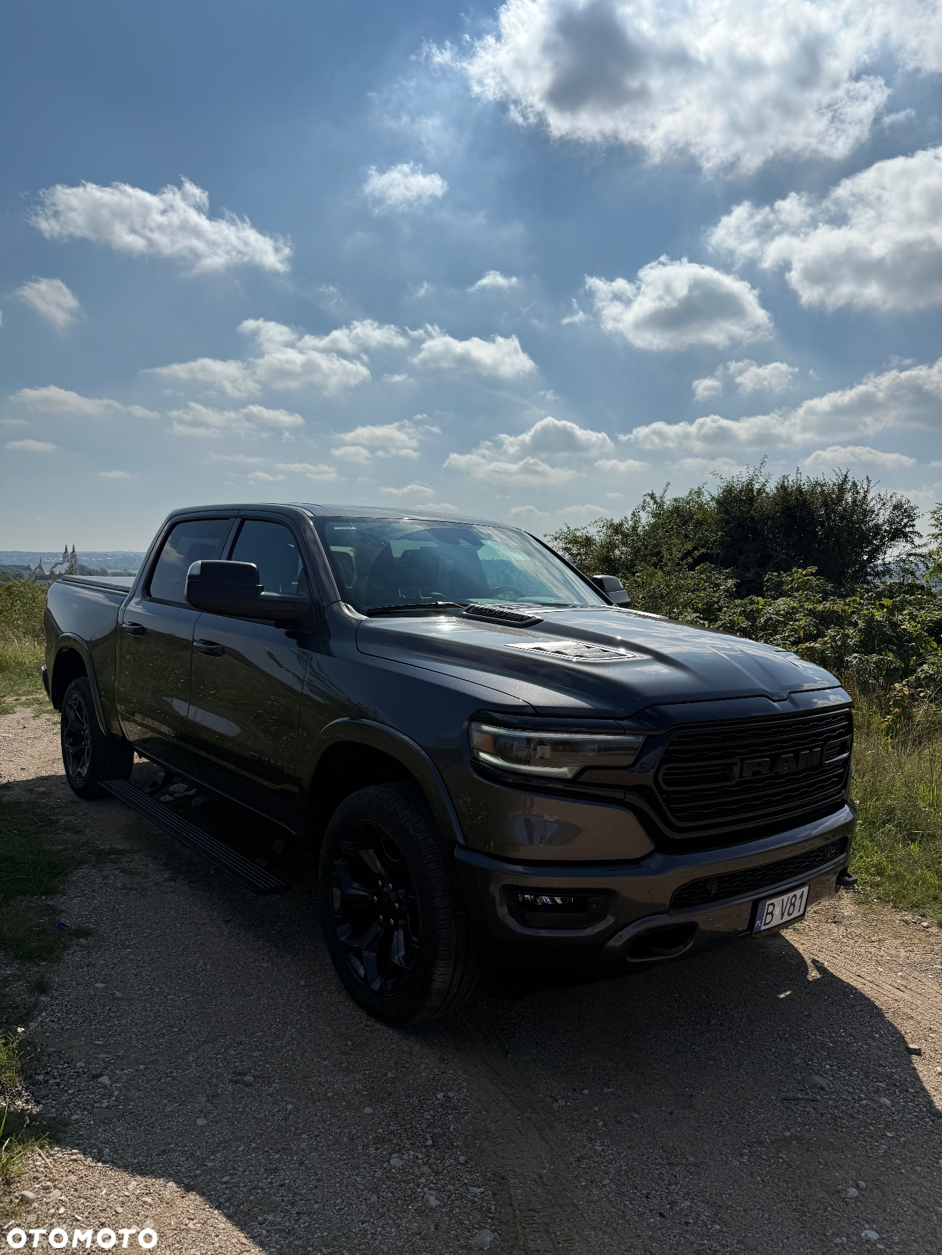 RAM 1500 5.7 Crew Cab Shortbed Limited Black - 2
