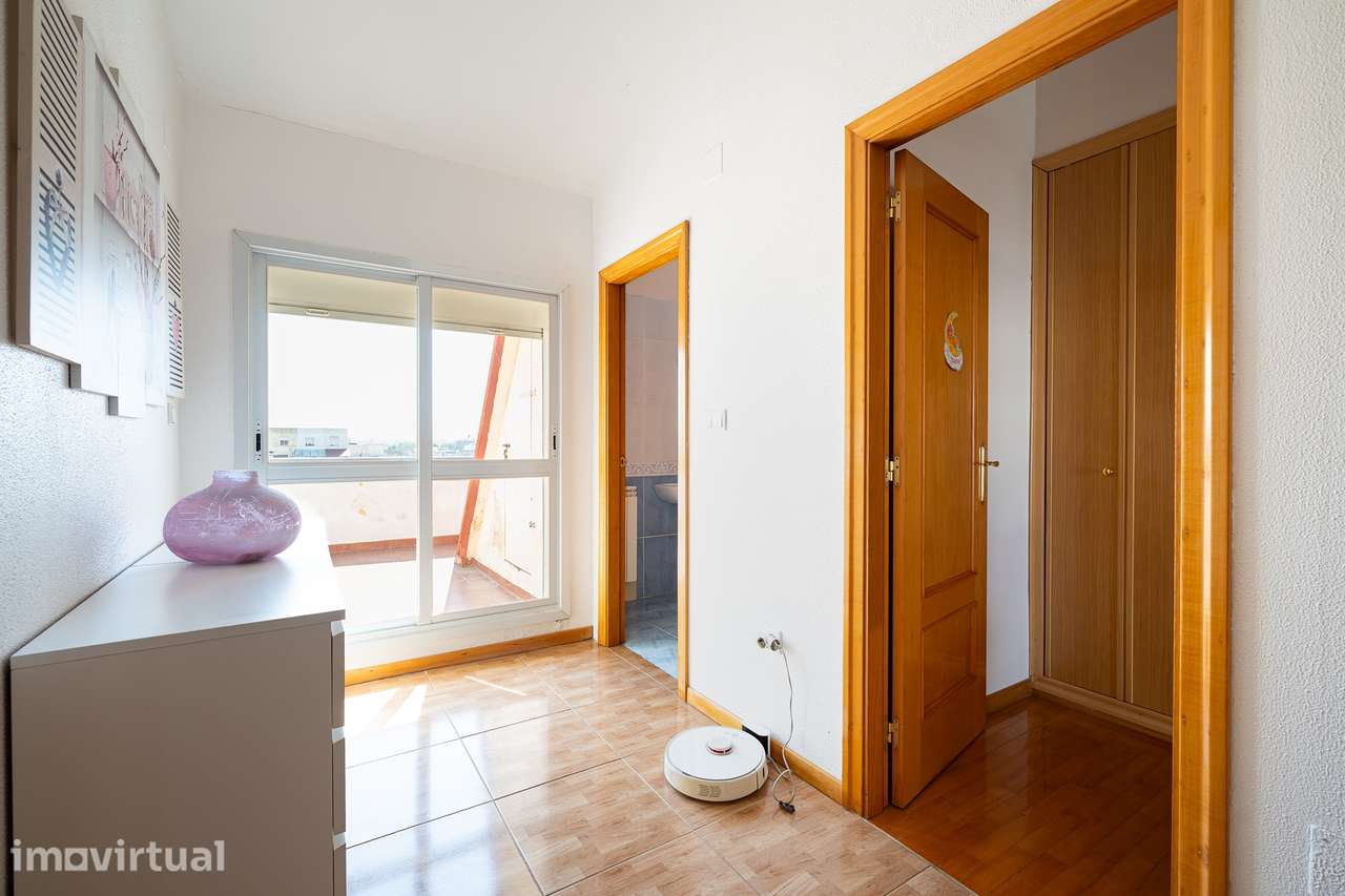 Apartamento T4 DUPLEX Venda em Alhos Vedros,Moita - Grande imagem: 2/60