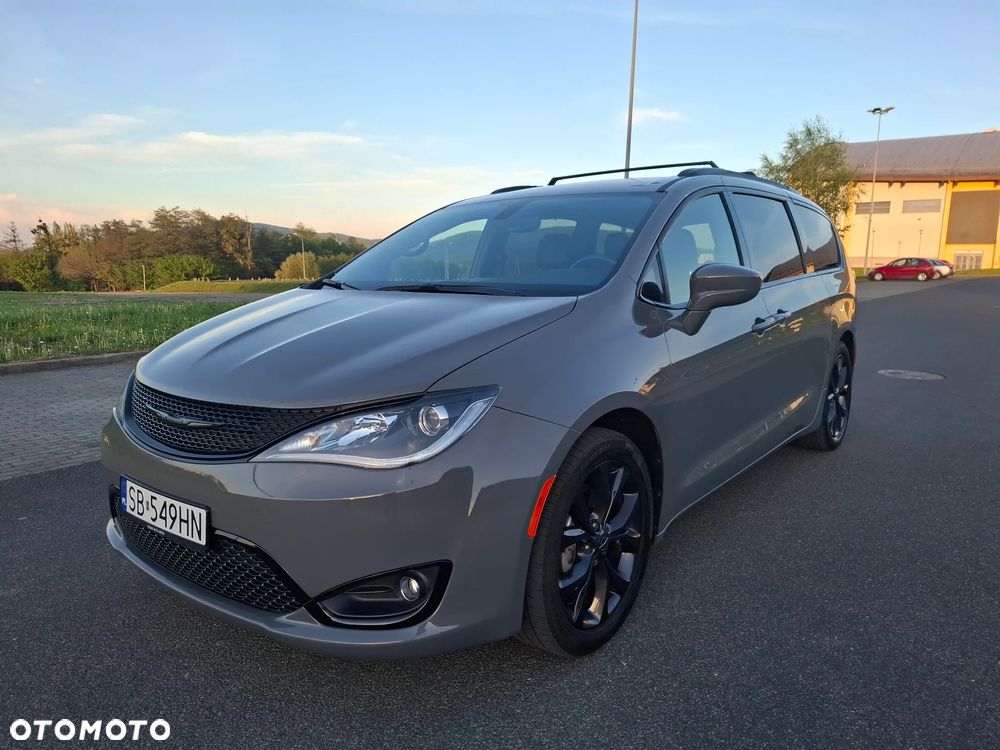 Chrysler Pacifica - 7