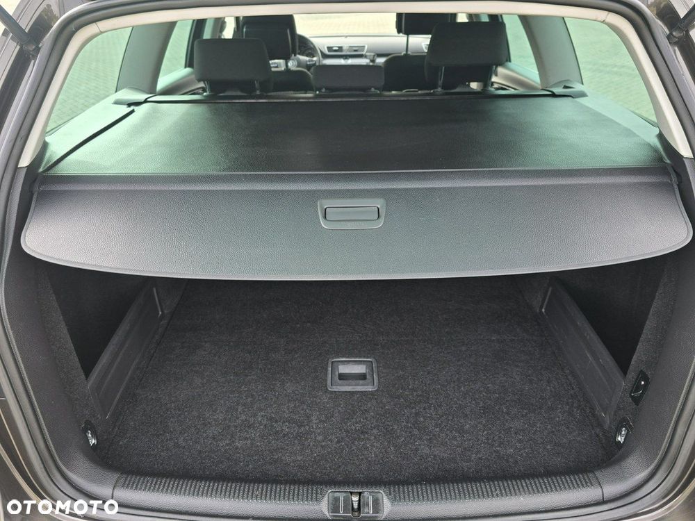 Volkswagen Passat - 26