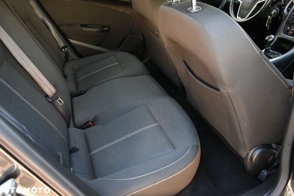 Opel Astra 1.4 Turbo Exklusiv - 14