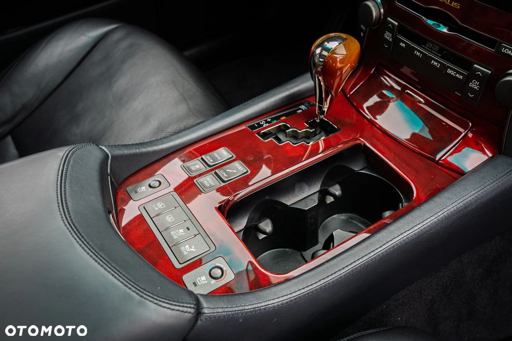 Lexus LS - 24