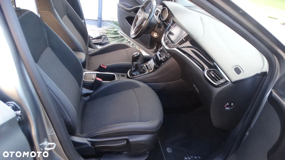 Opel Astra - 16