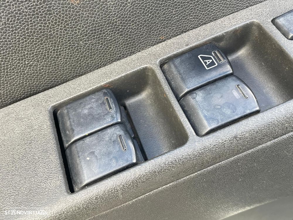 Nissan Navara 2.5 dCi CD LE - 9